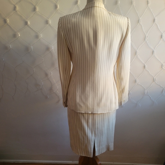 Vintage 100% Silk Pinstripe 2 Pc Suit • Jones New York • Cream & Olive • Size 4 - Picture 4 of 8